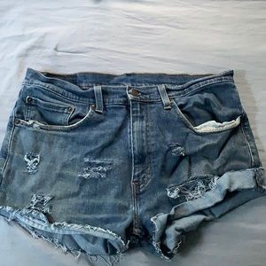 Levi ripped women’s shorts